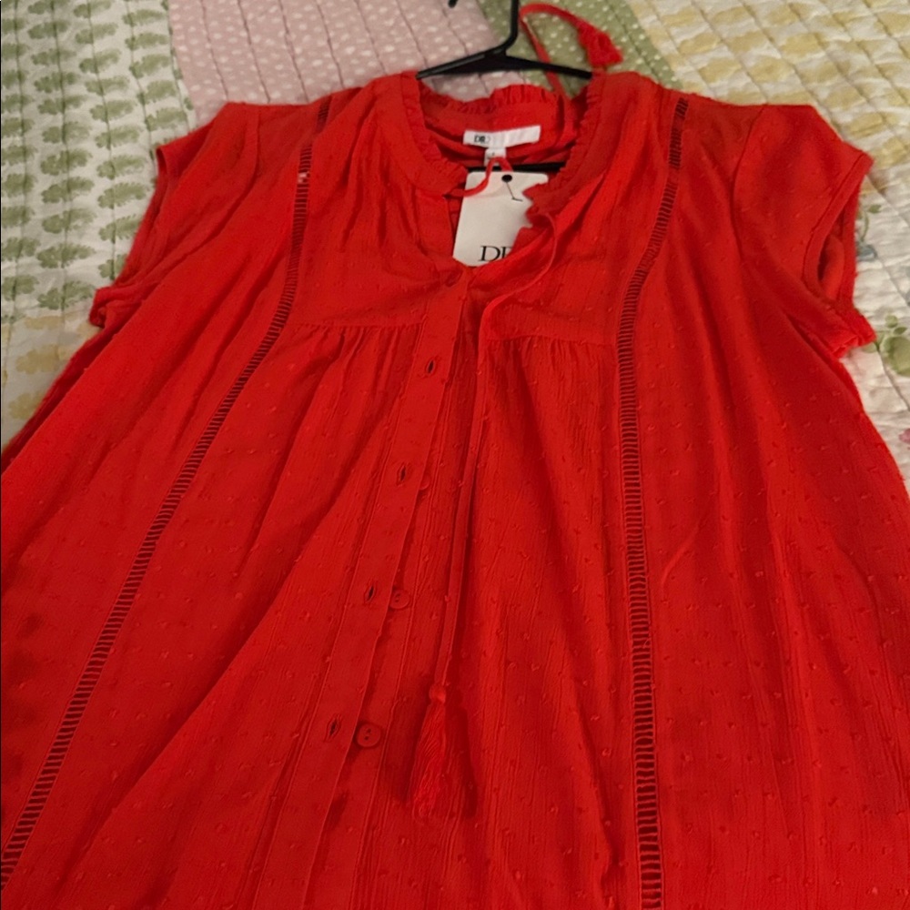 DR2 Scarlet Ruffled Blouse - Picture 3 of 3